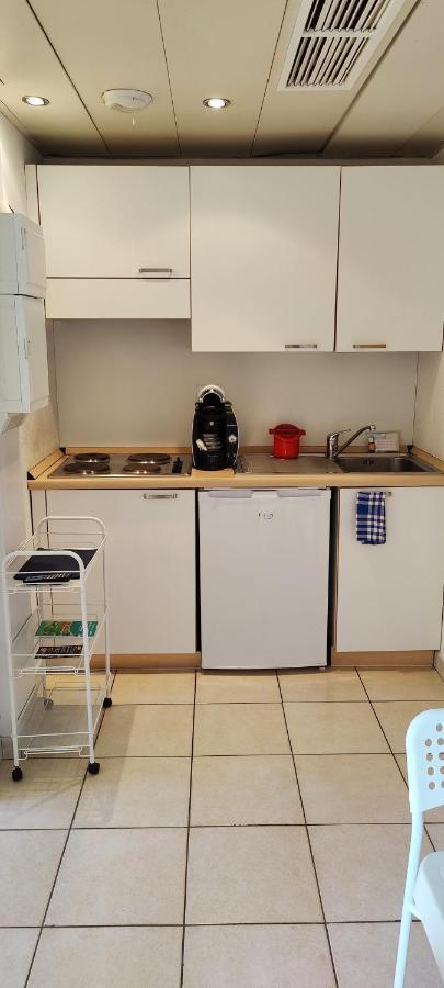 Menton Bord De Mer Studio Calme Avec Balcon, Ascenseur, Climatisation, Ideal Location Quiet Near Sea, Balcony, Elevator, Ac מראה חיצוני תמונה